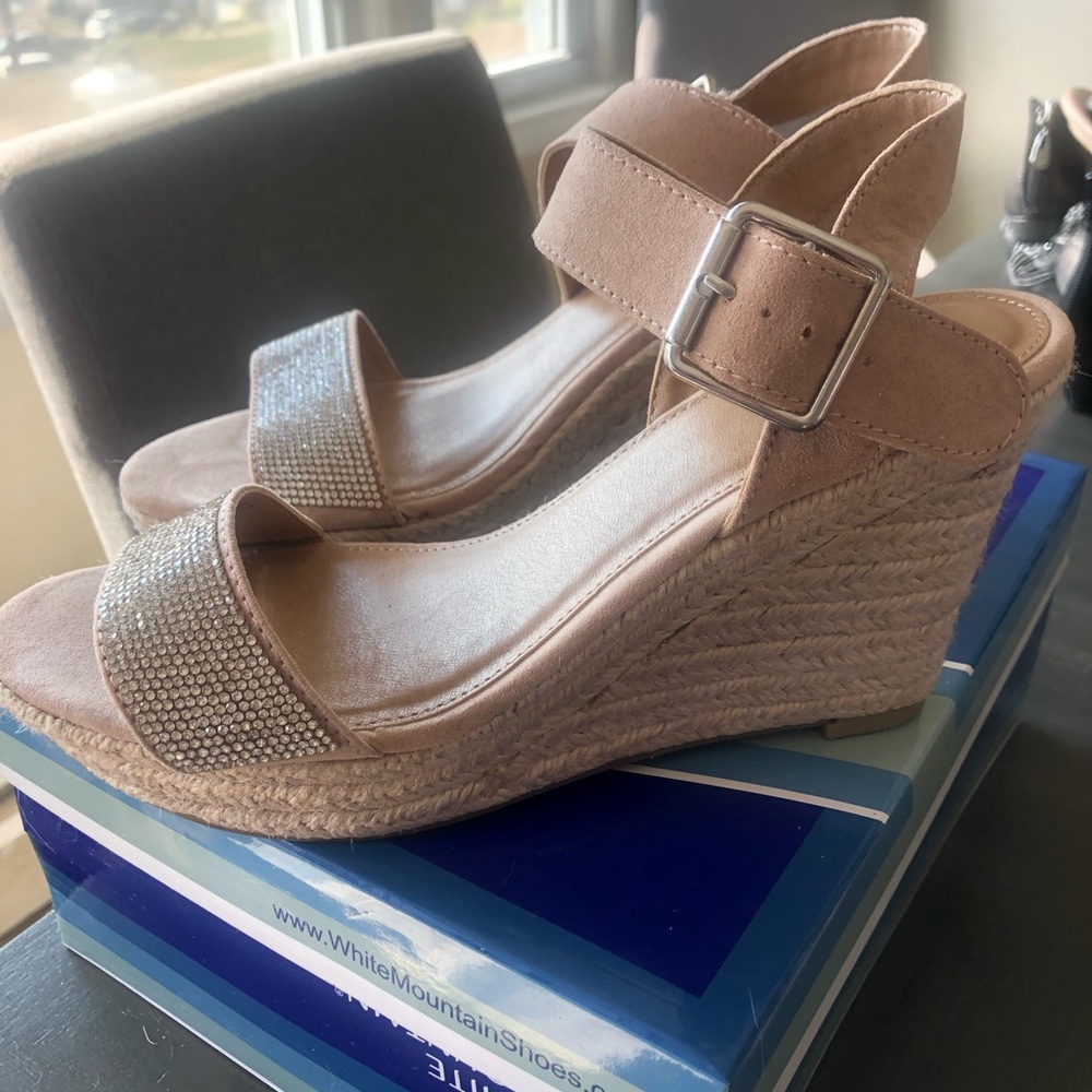 White mountain sandals